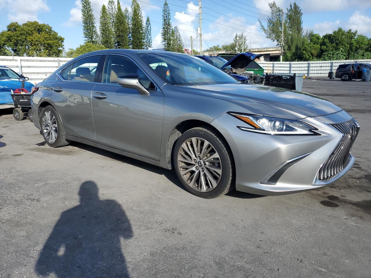 2019 LEXUS Es
