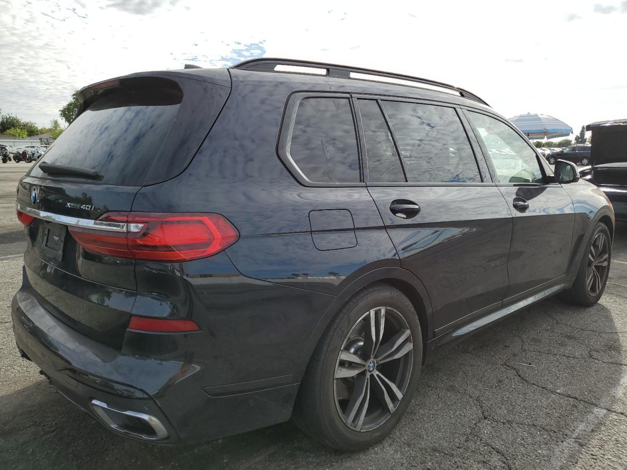 2022 BMW X7