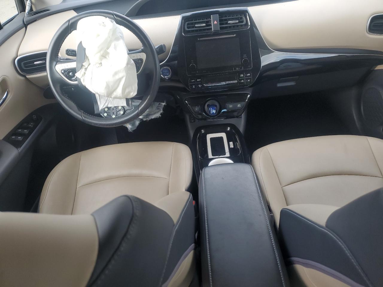 2016 TOYOTA PRIUS