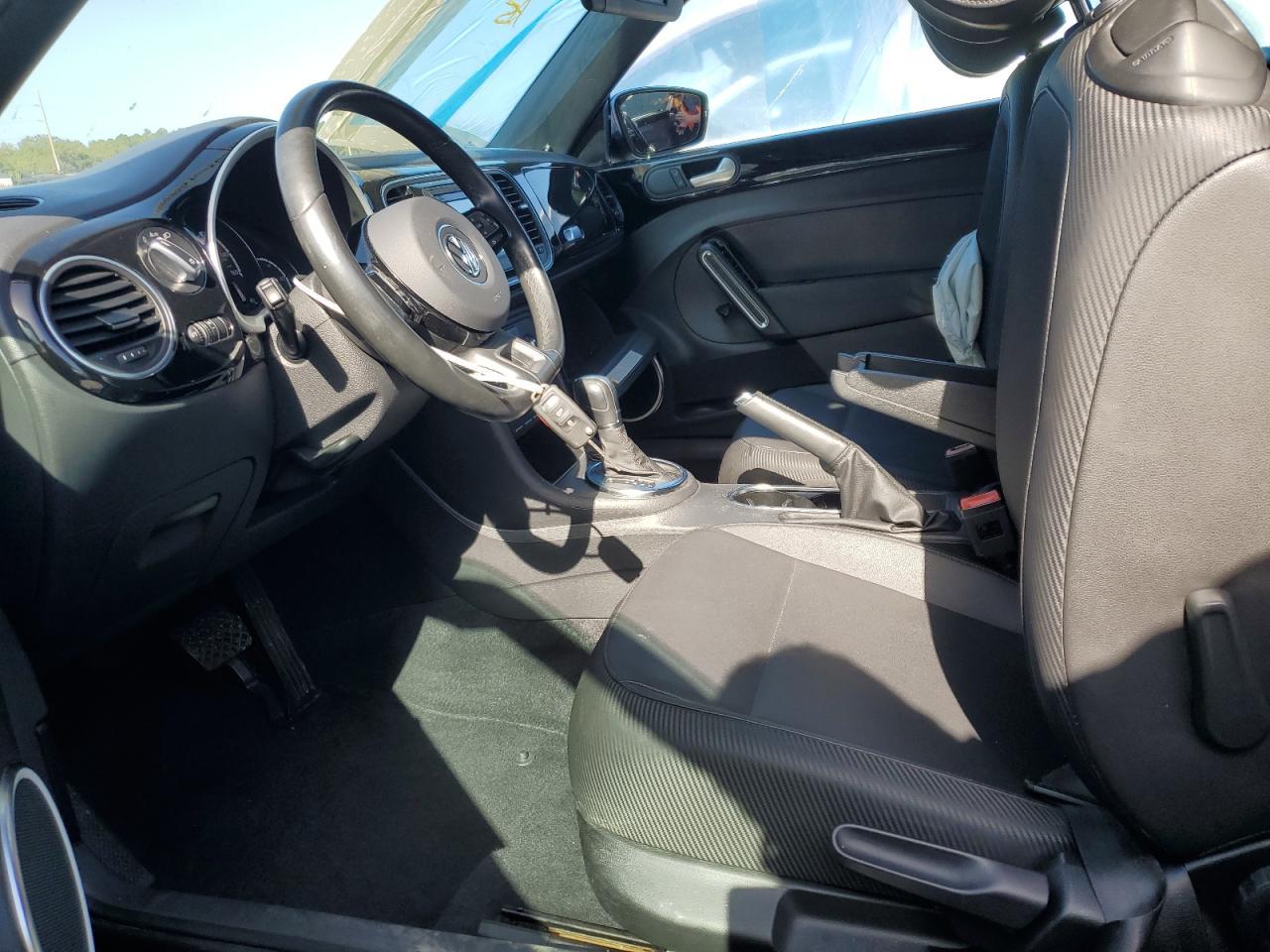 2016 VOLKSWAGEN Beetle