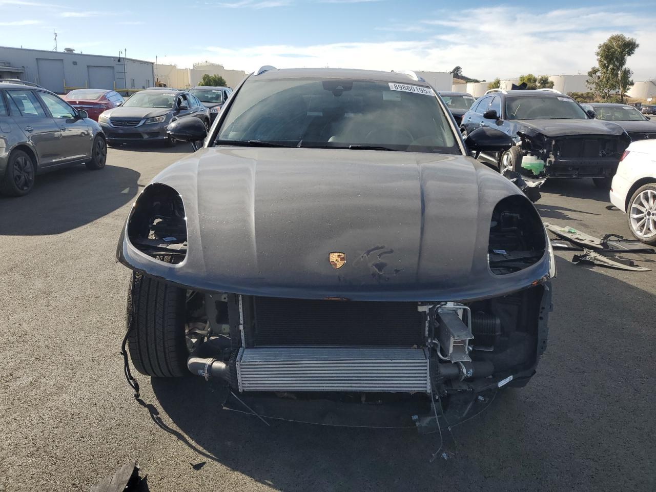 2024 PORSCHE Macan