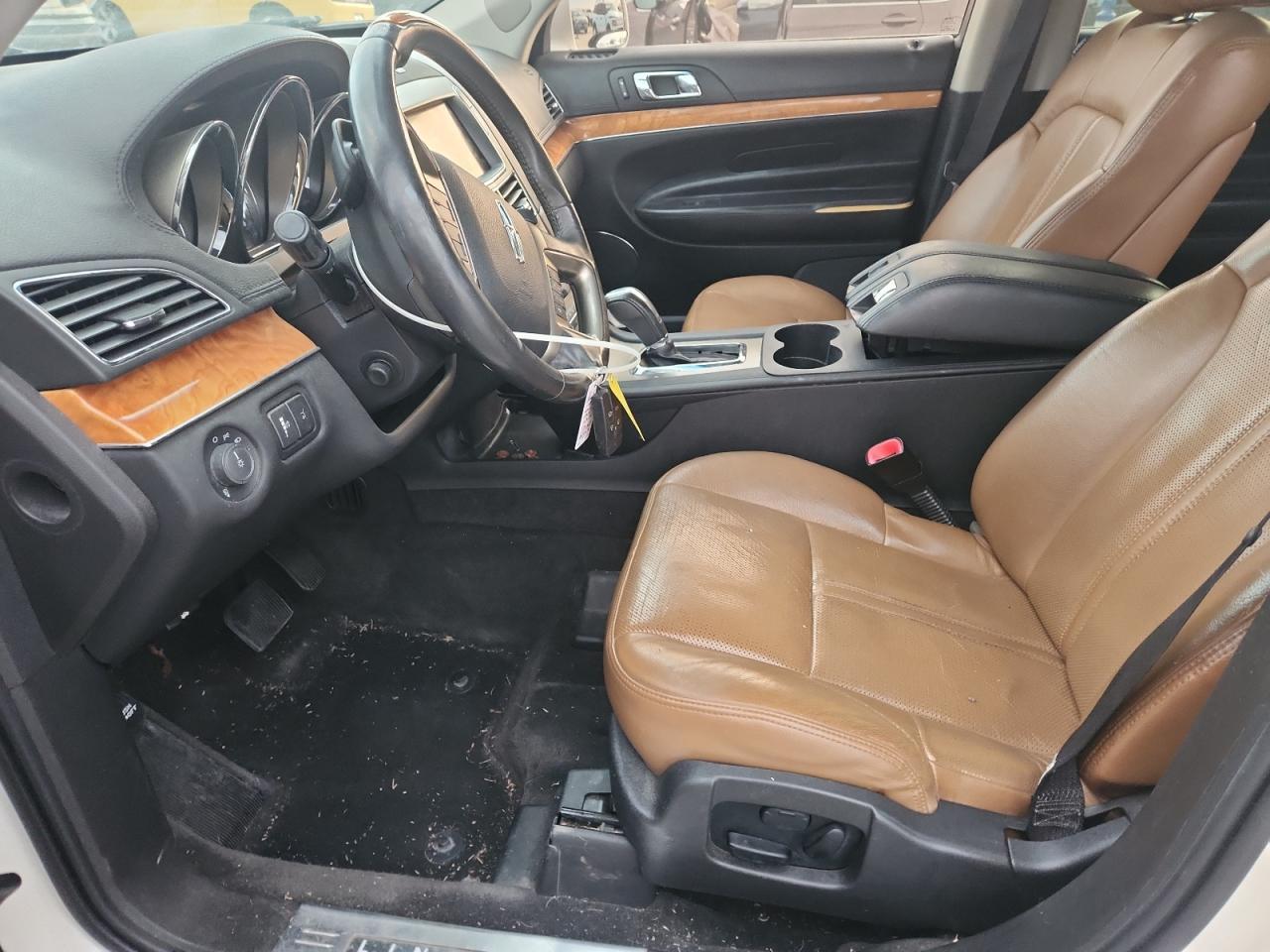 2011 LINCOLN MKT