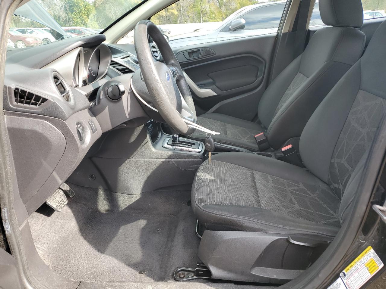 2011 FORD Fiesta