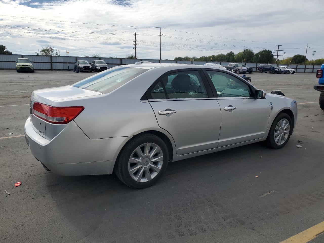 2011 LINCOLN MKZ