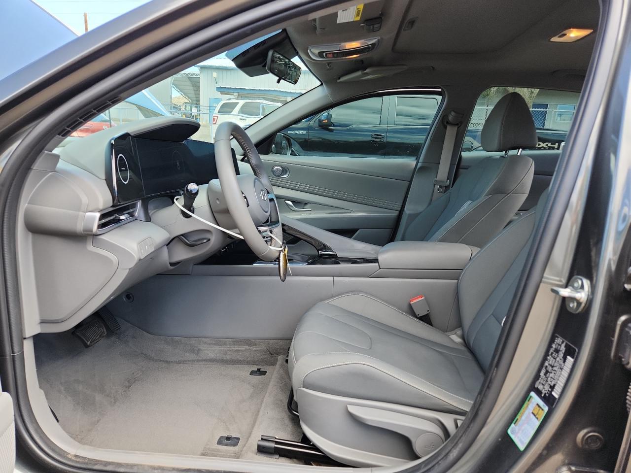 2024 HYUNDAI ELANTRA