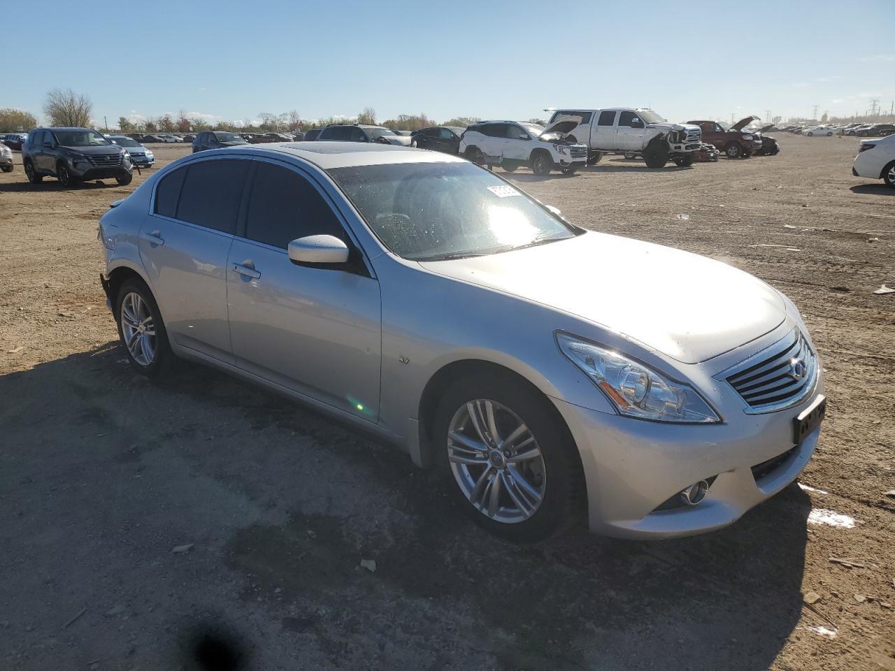 2015 INFINITI Q40