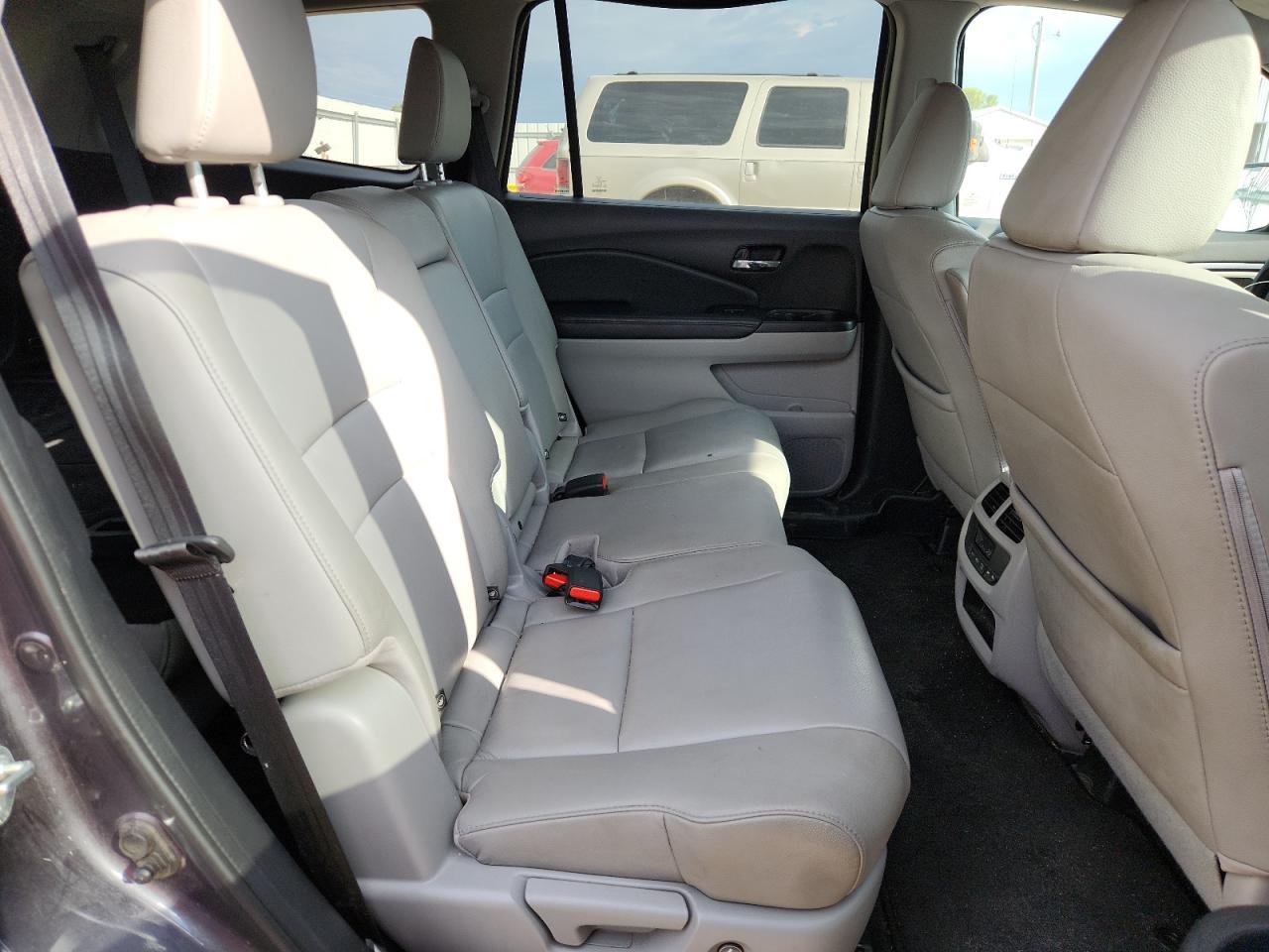 2017 HONDA PILOT