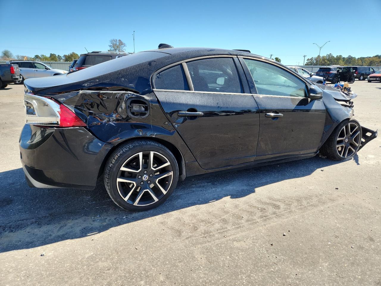 2017 VOLVO S60