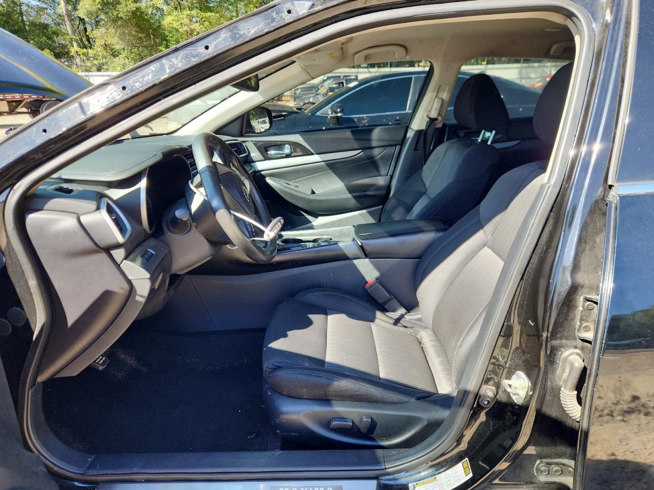 2017 NISSAN Maxima