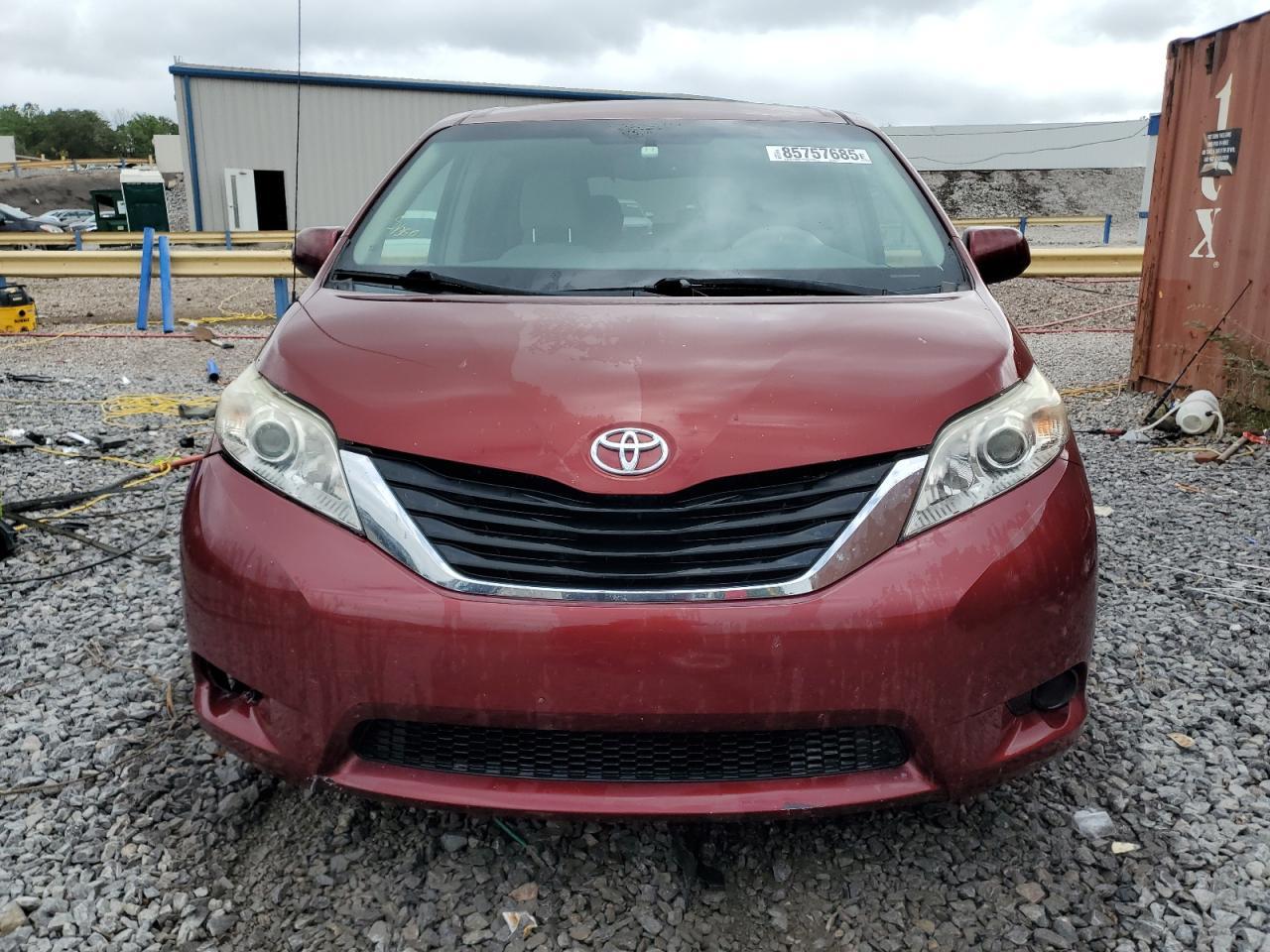 2013 TOYOTA SIENNA