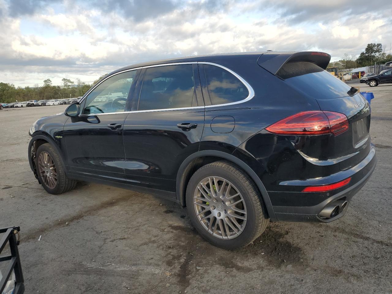 2015 PORSCHE CAYENNE
