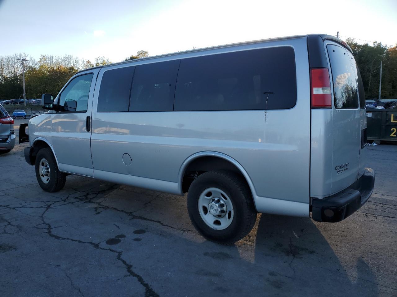 2015 CHEVROLET Express 3500