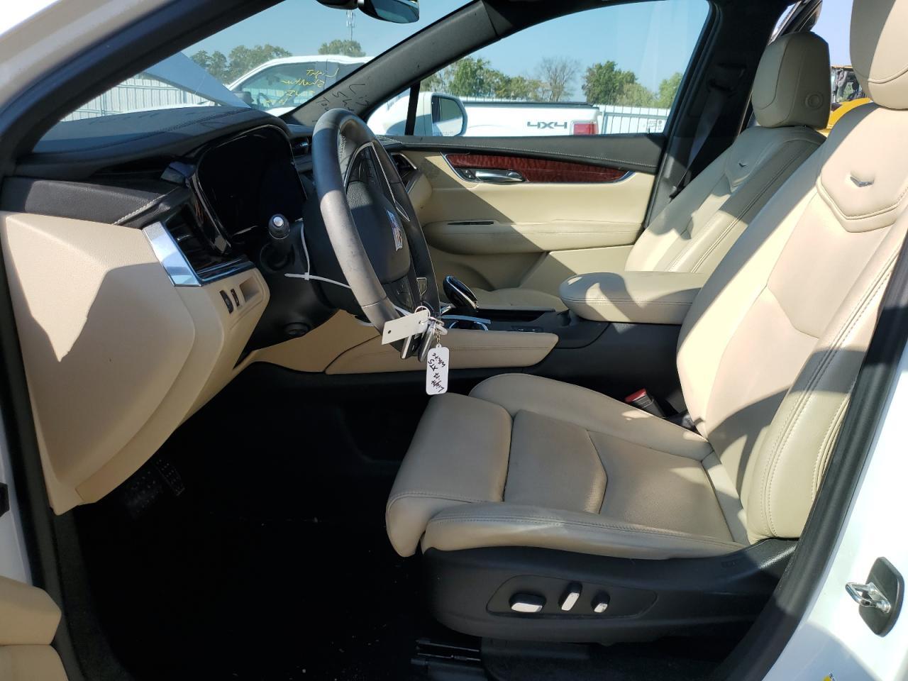 2017 CADILLAC XT5