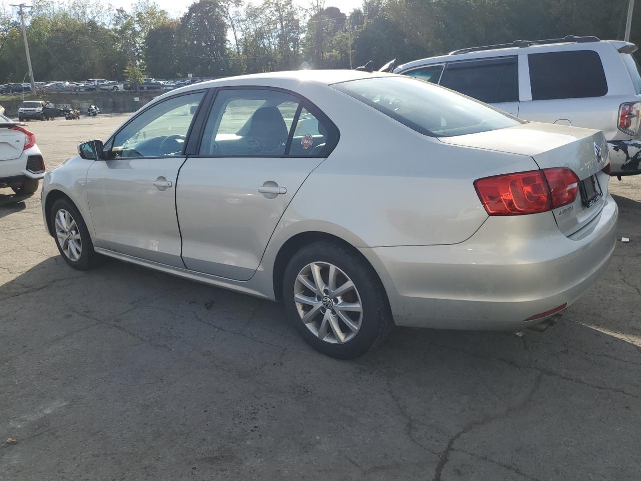 2011 VOLKSWAGEN JETTA