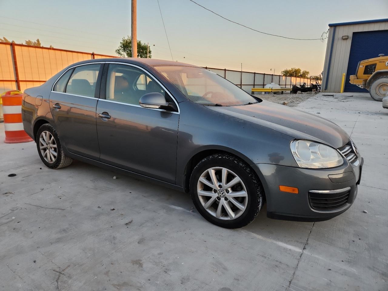 2010 VOLKSWAGEN JETTA