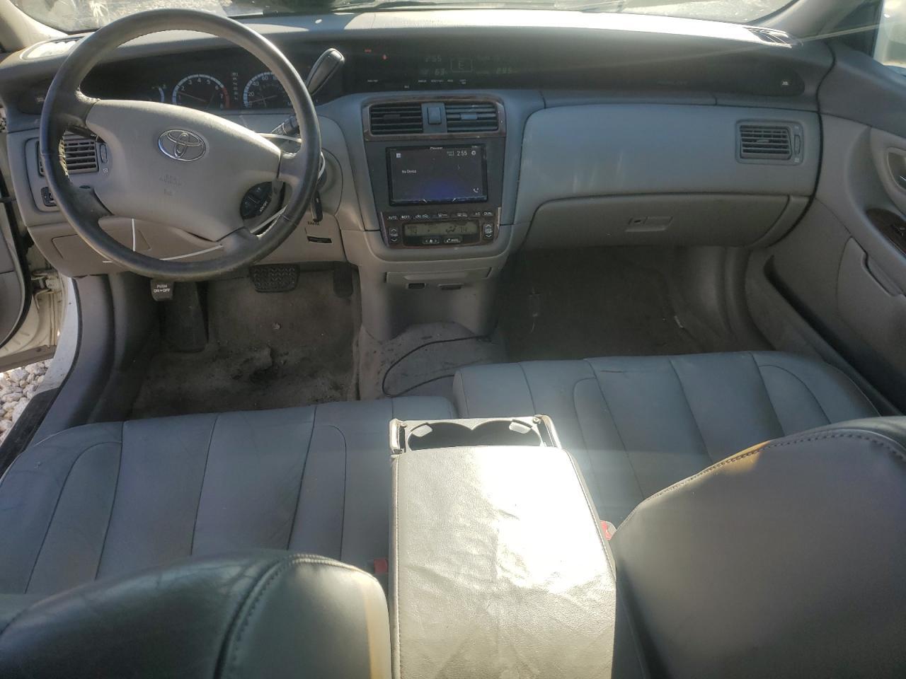 2002 TOYOTA Avalon
