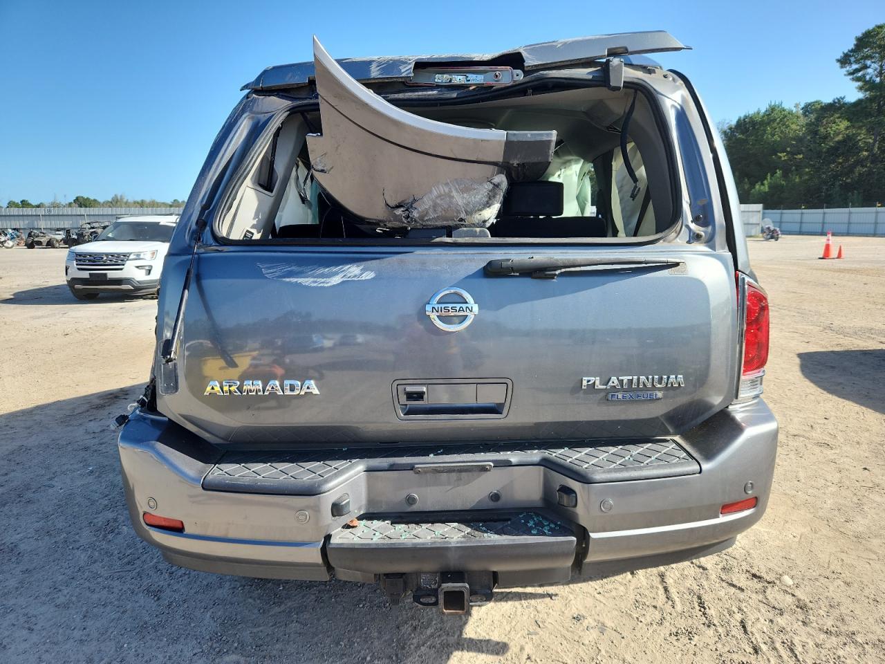 2014 NISSAN Armada