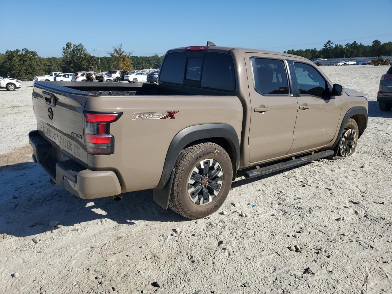 2022 NISSAN Frontier