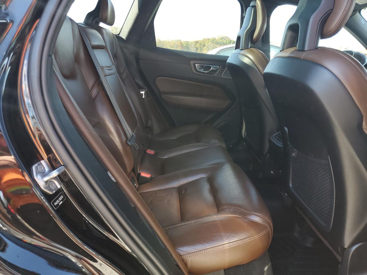 2018 VOLVO XC60