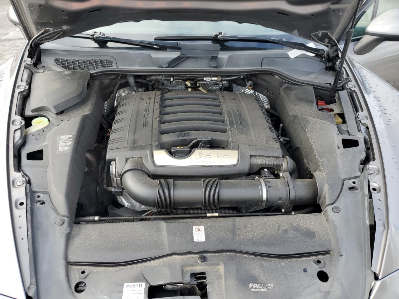2012 PORSCHE CAYENNE