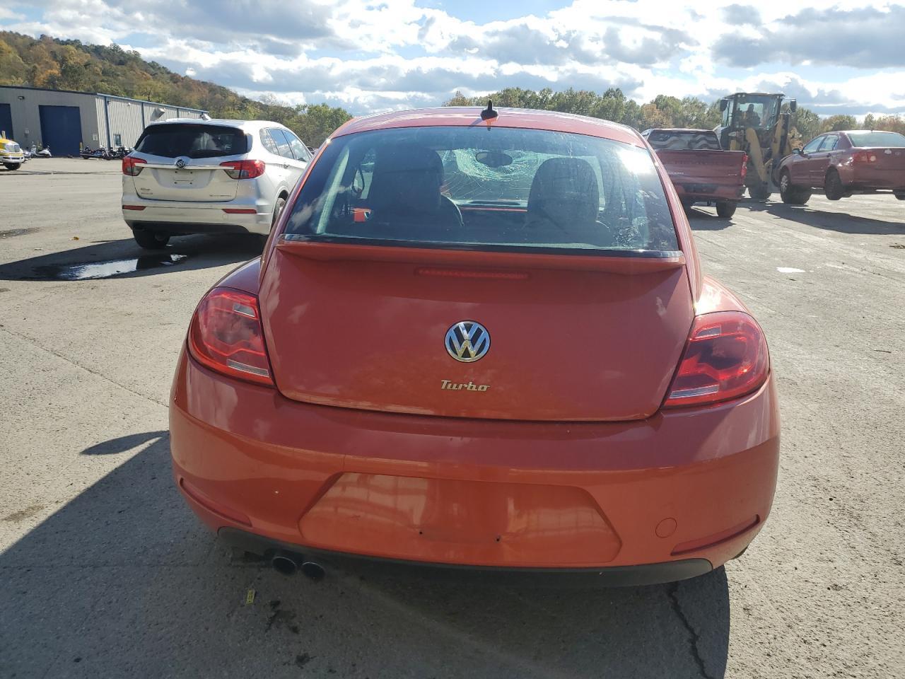 2016 VOLKSWAGEN Beetle