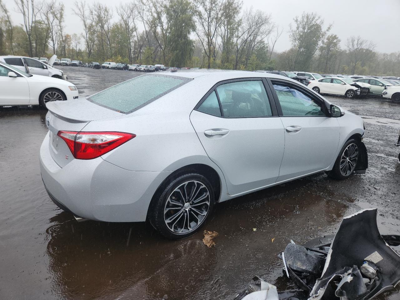 2015 TOYOTA COROLLA