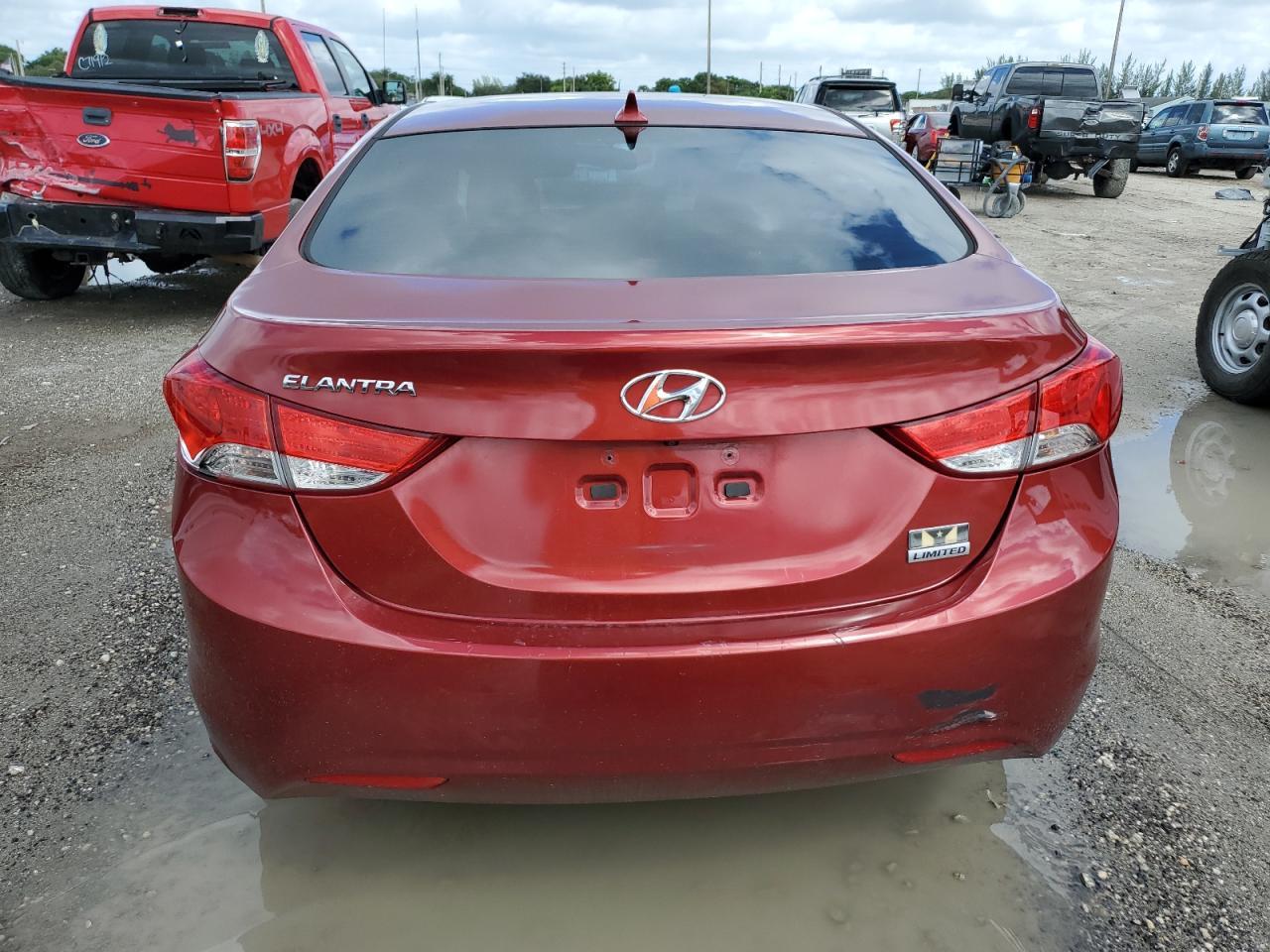 2013 HYUNDAI ELANTRA