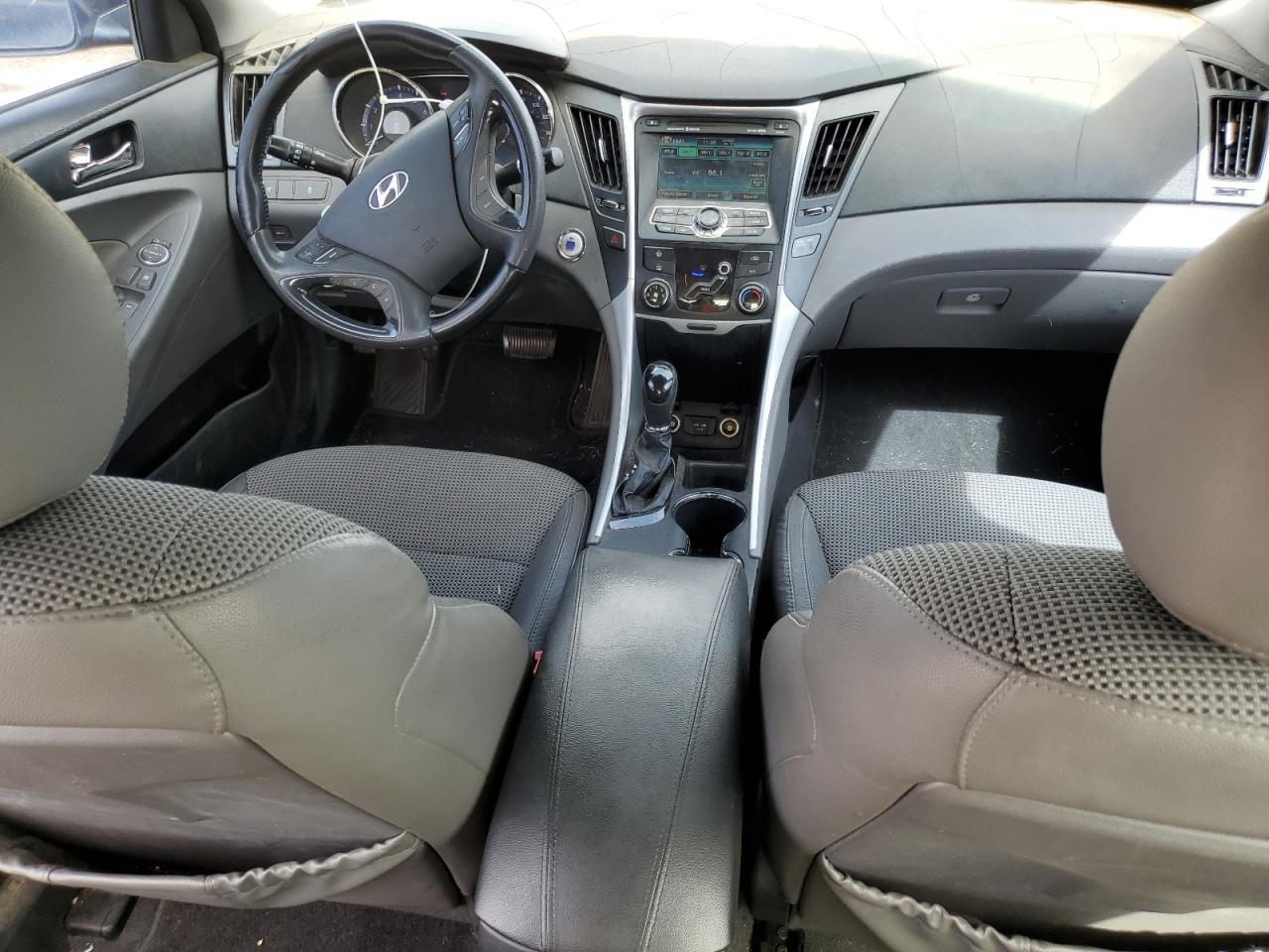 2011 HYUNDAI SONATA