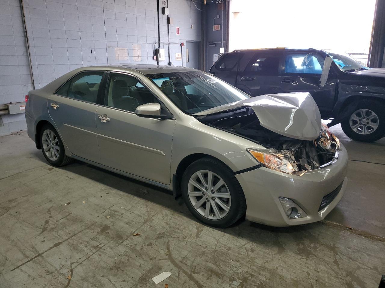 2014 TOYOTA CAMRY
