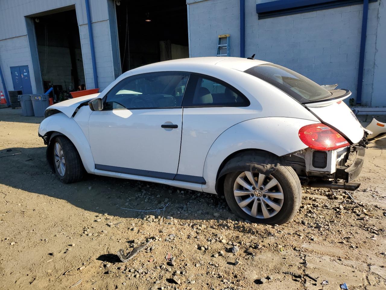 2016 VOLKSWAGEN Beetle