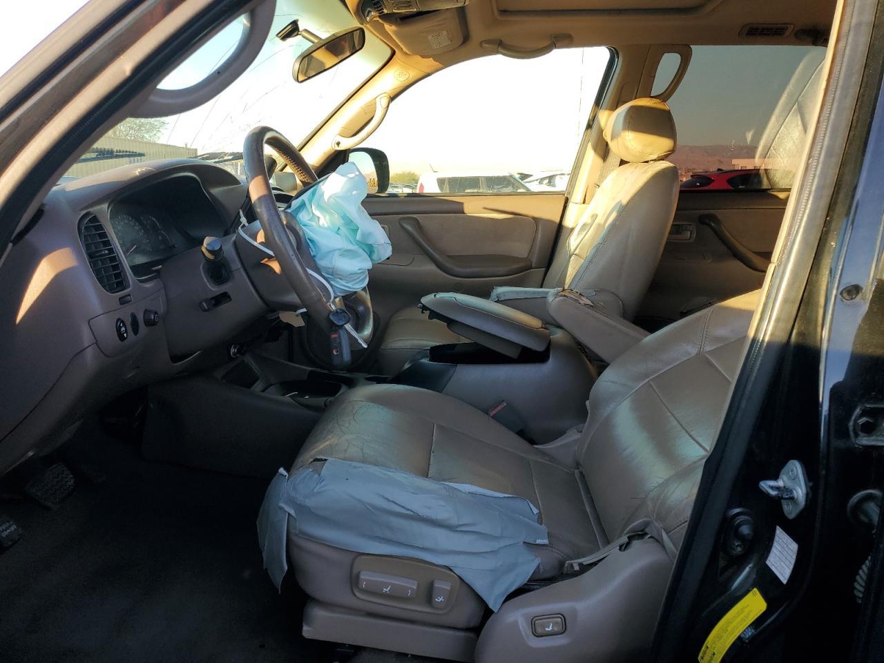 2002 TOYOTA Sequoia