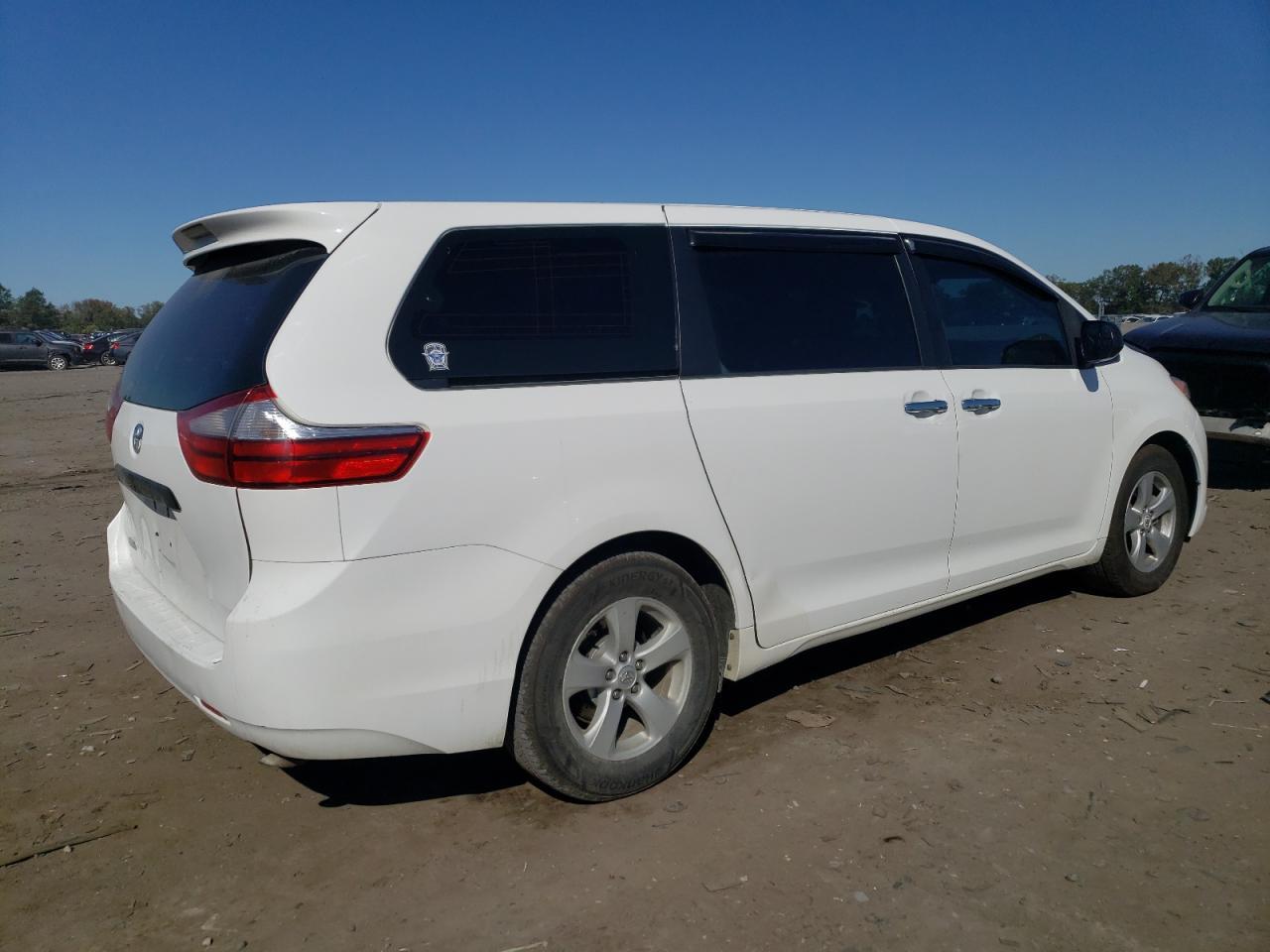 2015 TOYOTA SIENNA