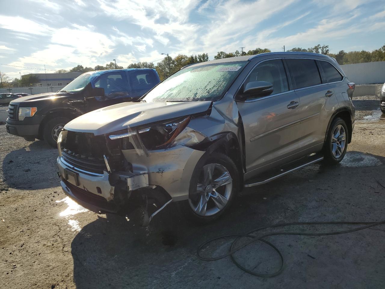 2014 TOYOTA HIGHLANDER
