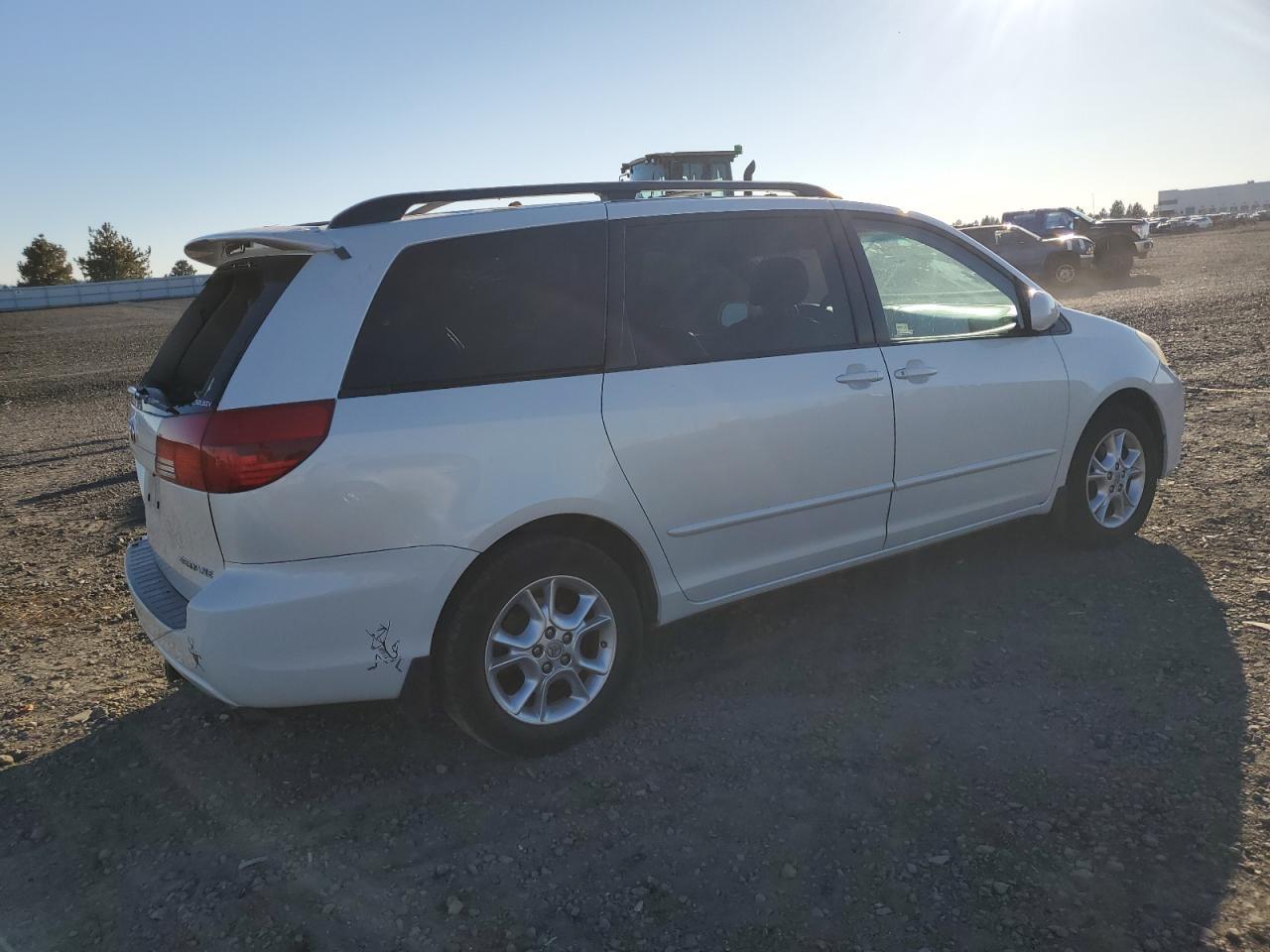 2005 TOYOTA SIENNA