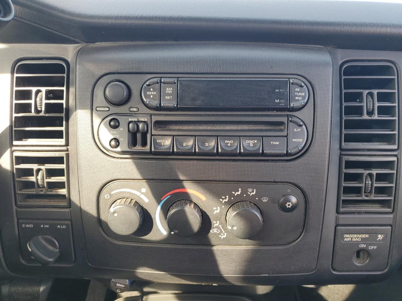 2004 DODGE Dakota