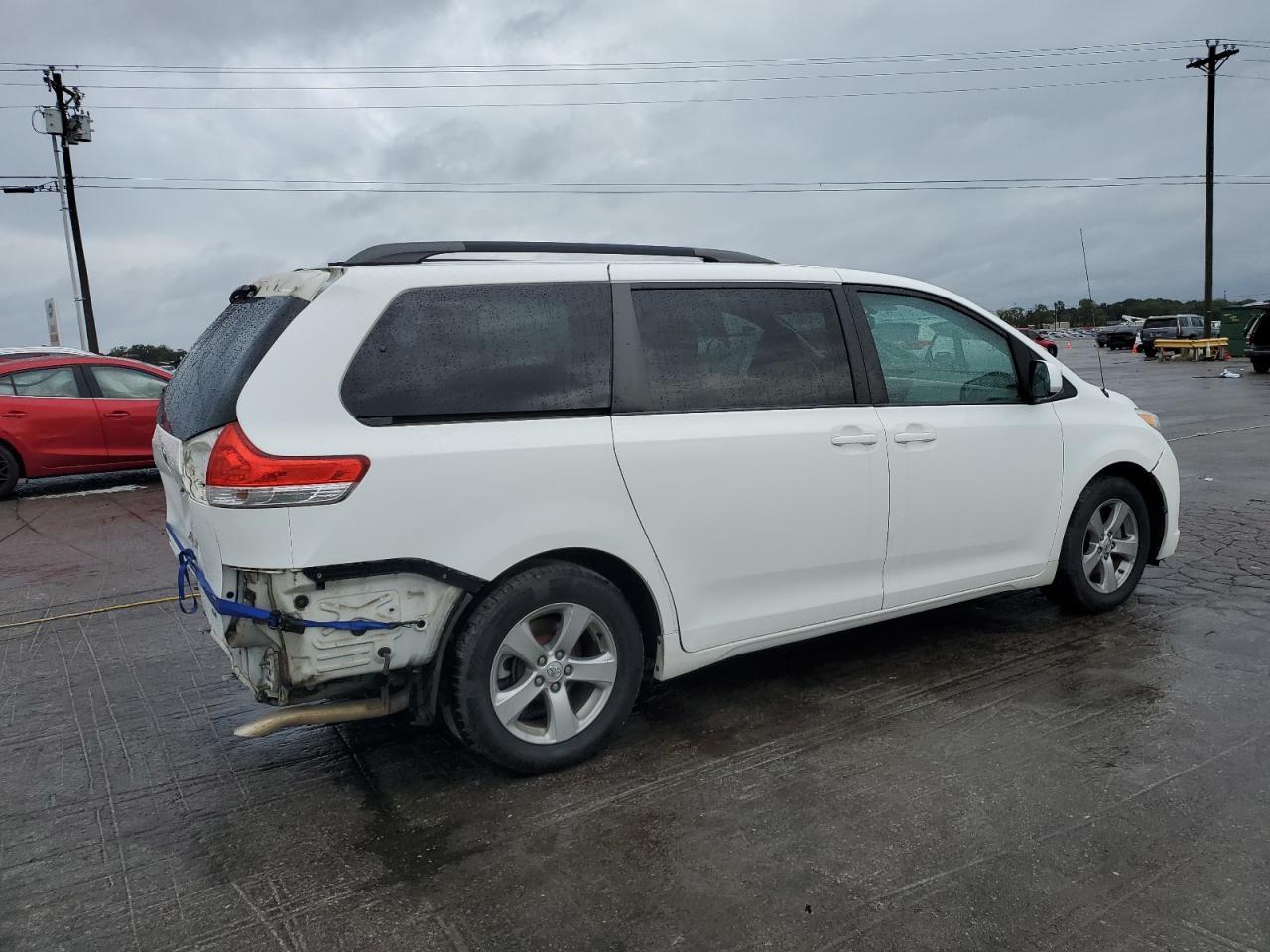 2013 TOYOTA SIENNA