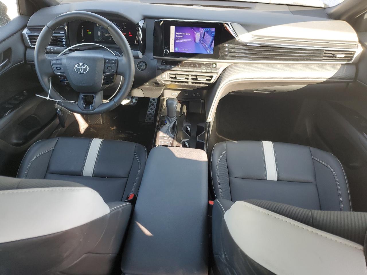 2025 TOYOTA CAMRY