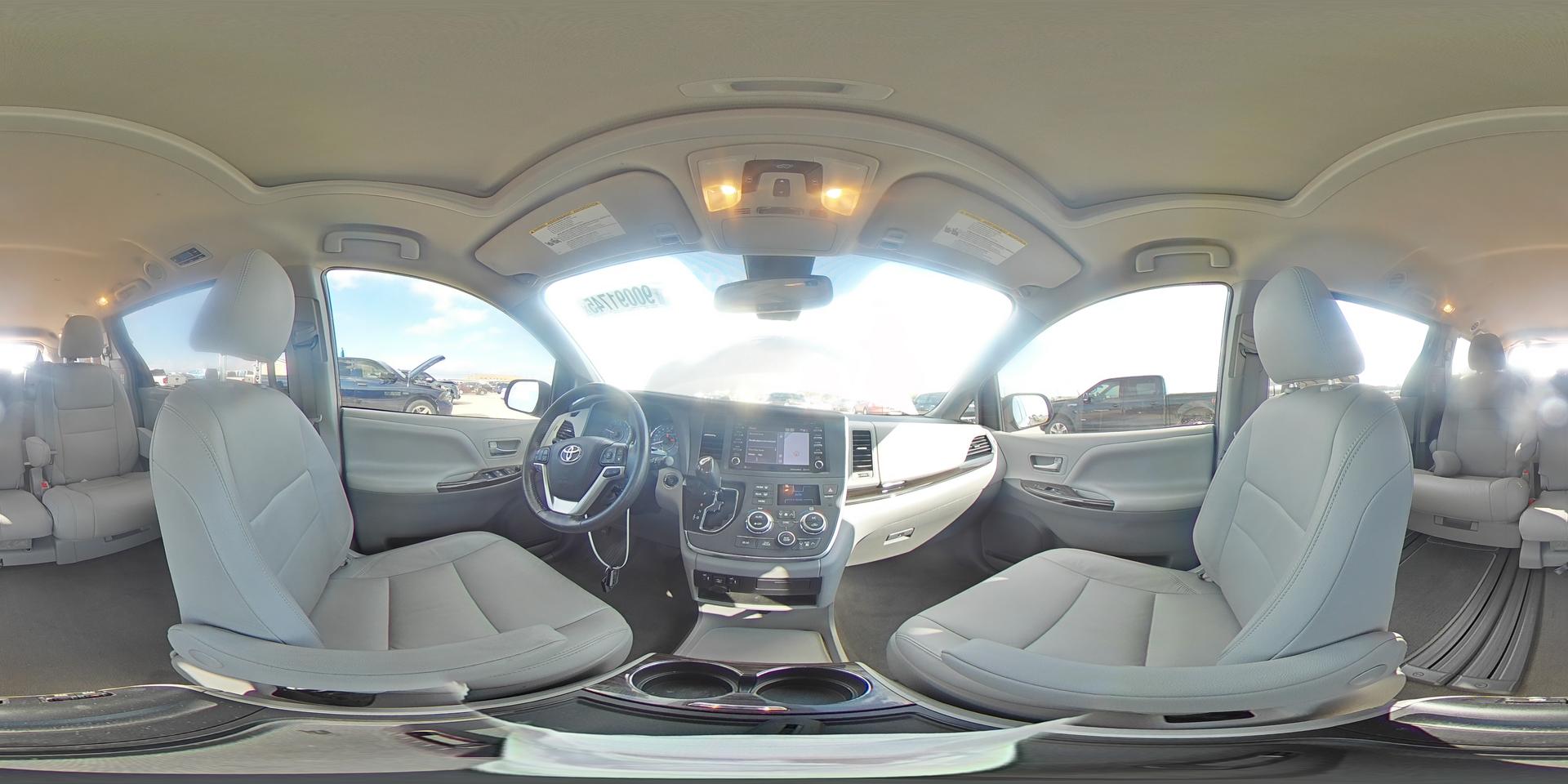 2018 TOYOTA SIENNA