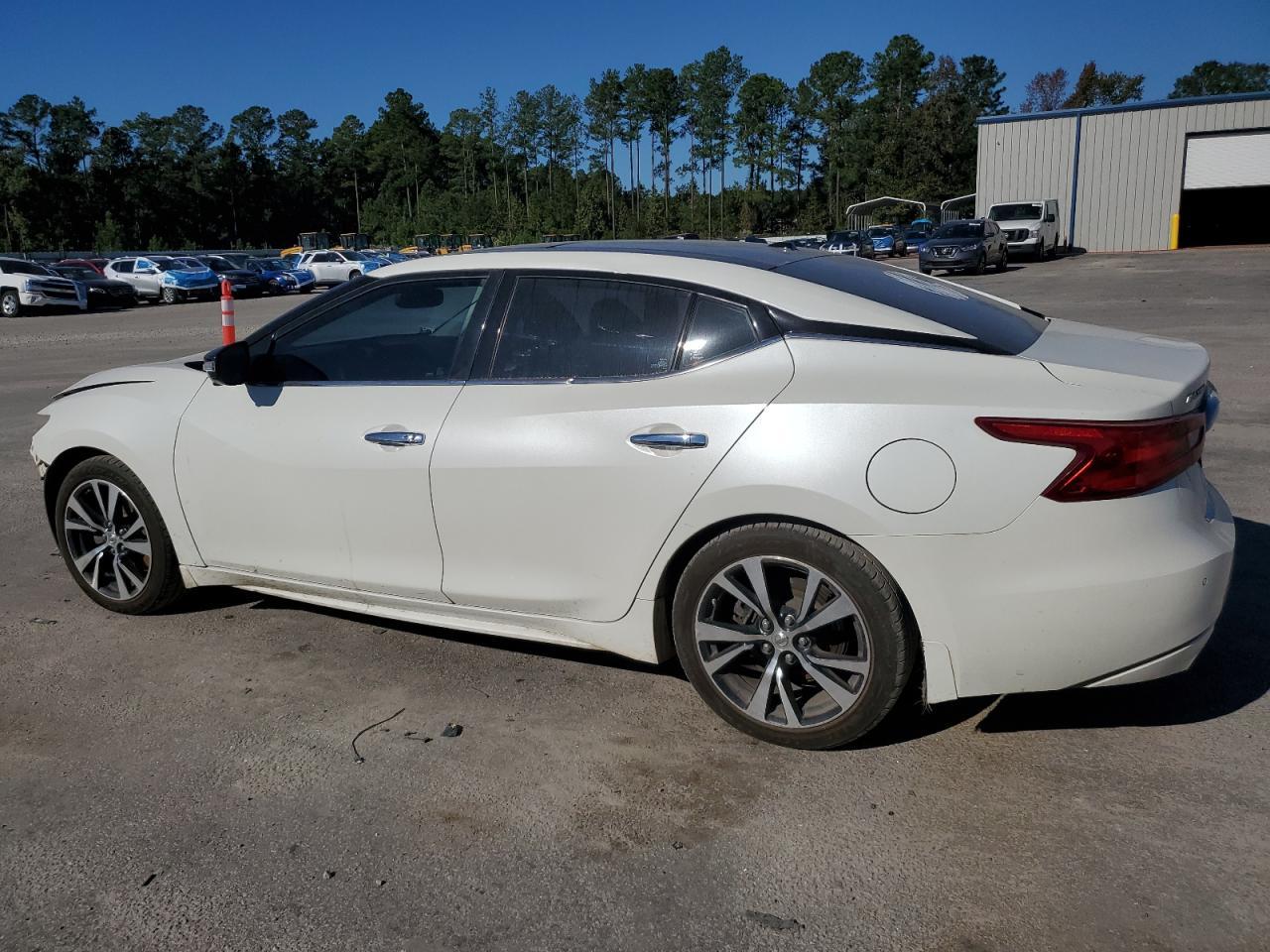 2017 NISSAN Maxima