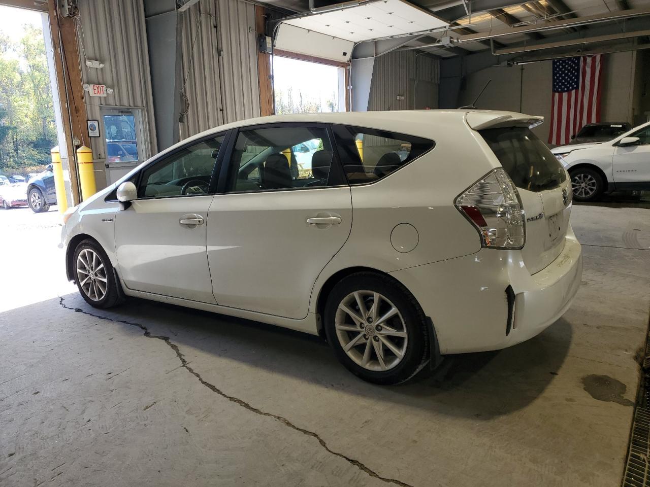 2013 TOYOTA PRIUS V