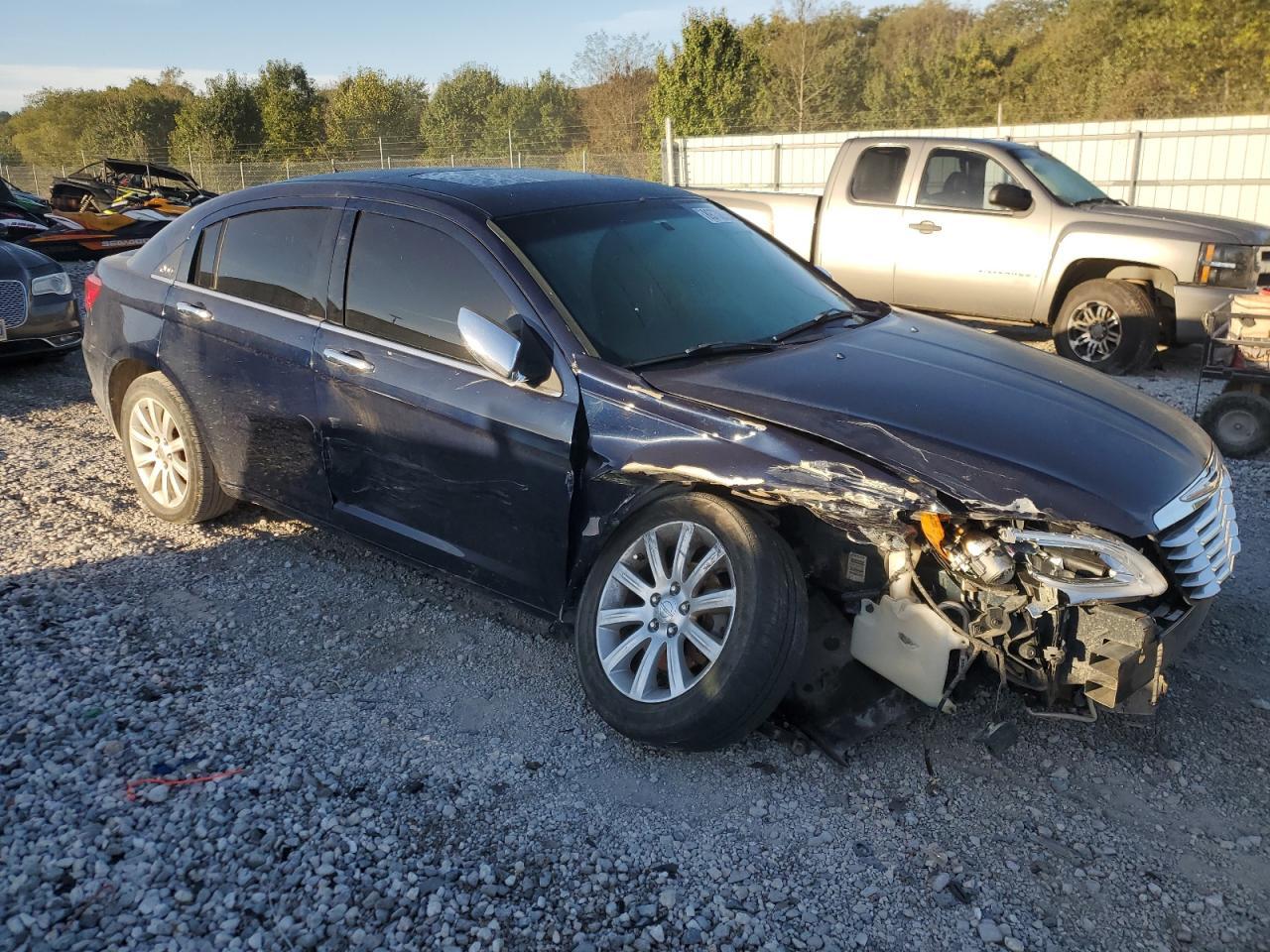 2013 CHRYSLER 200