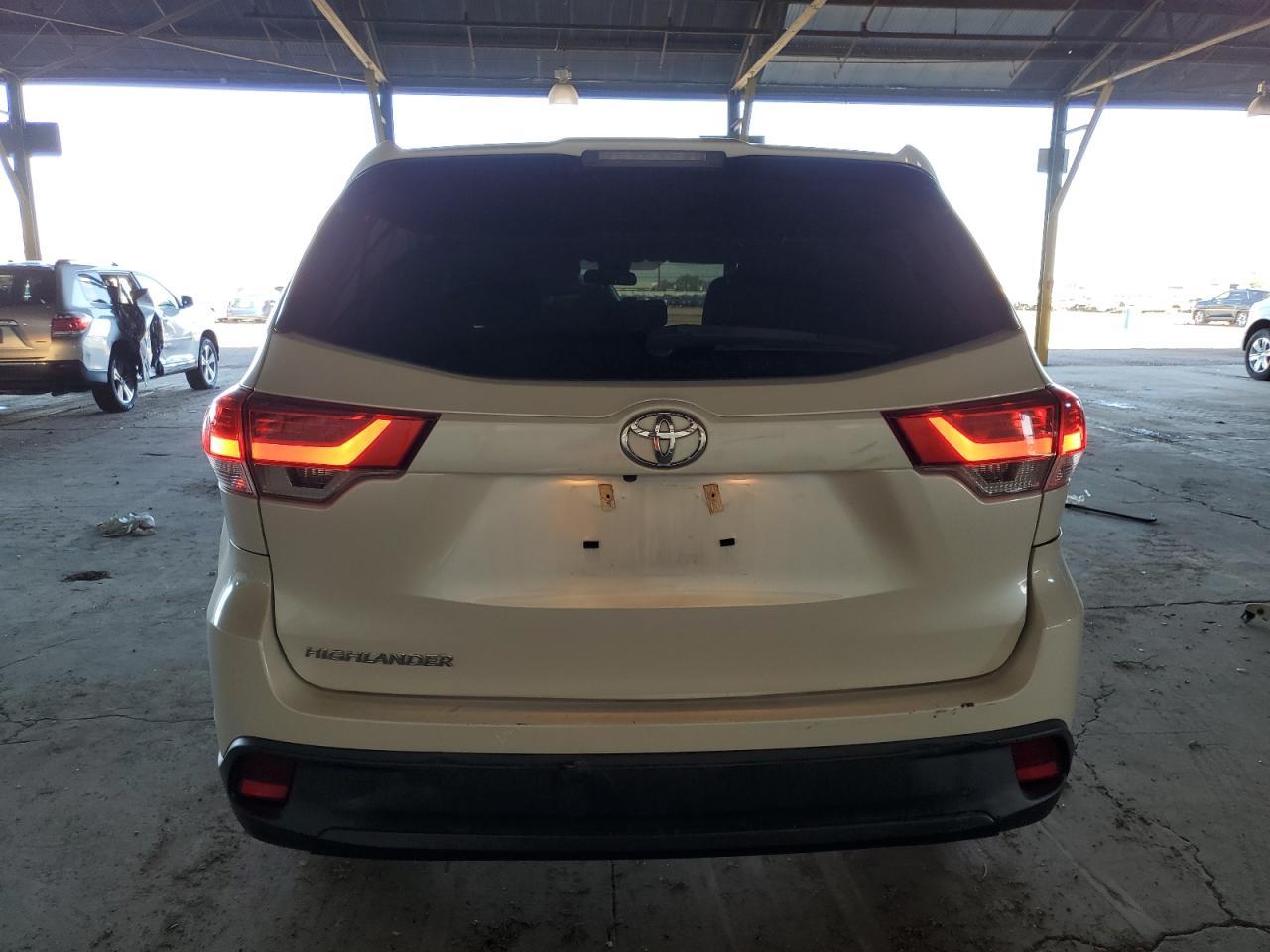2017 TOYOTA HIGHLANDER