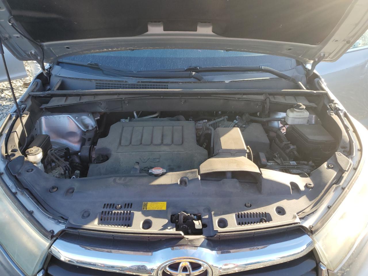 2016 TOYOTA HIGHLANDER