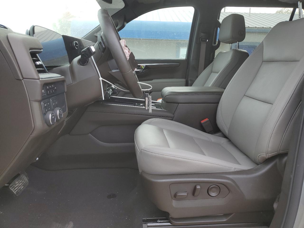 2025 CHEVROLET Suburban