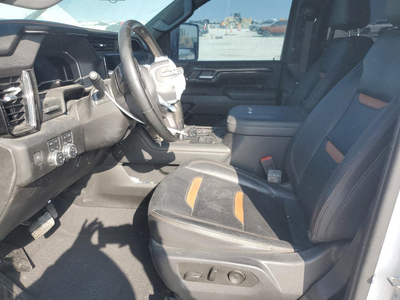2024 GMC Sierra