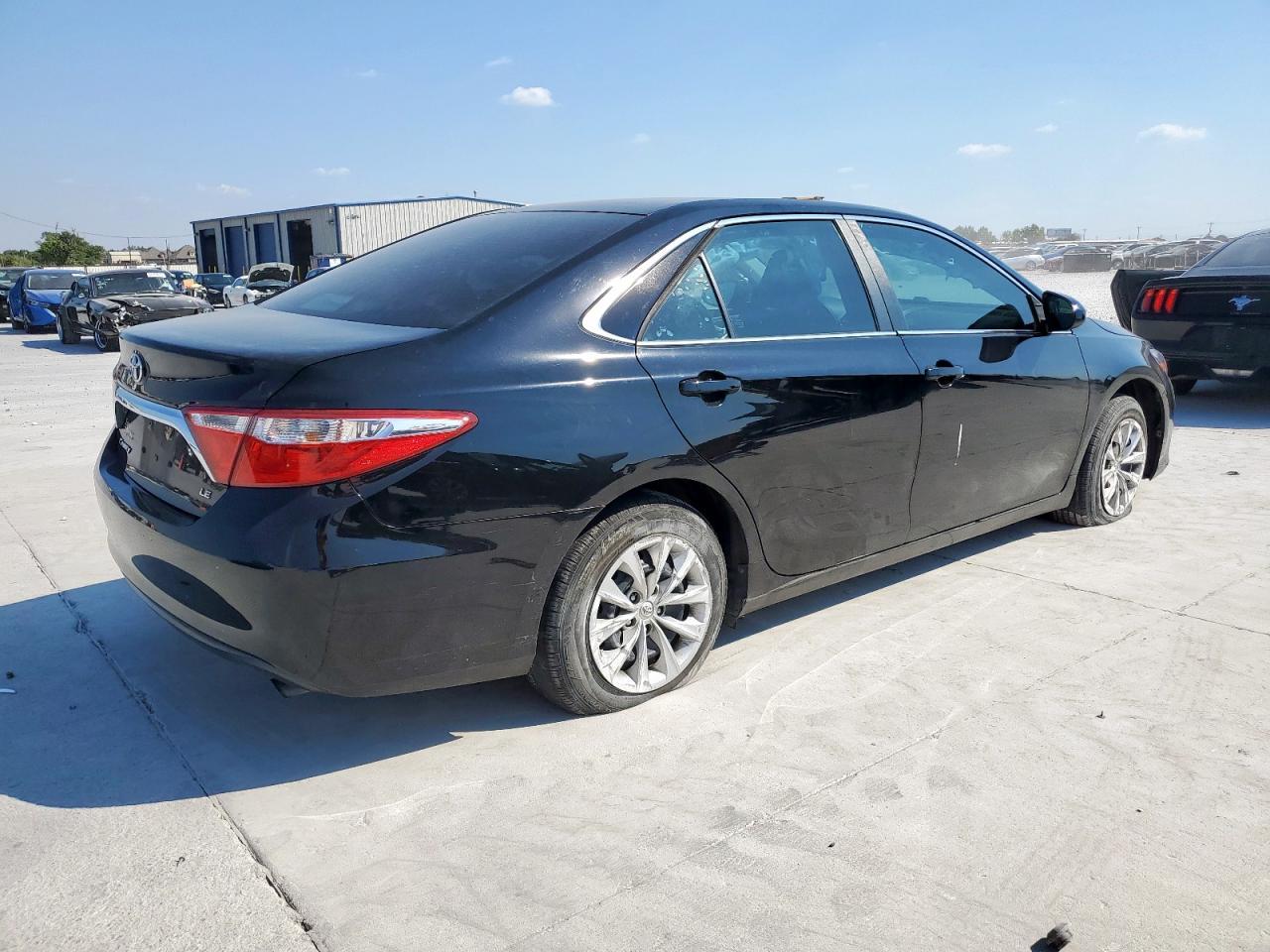 2016 TOYOTA CAMRY