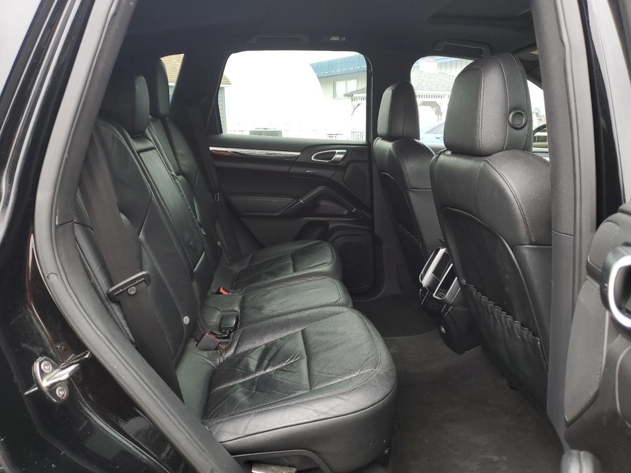 2012 PORSCHE CAYENNE