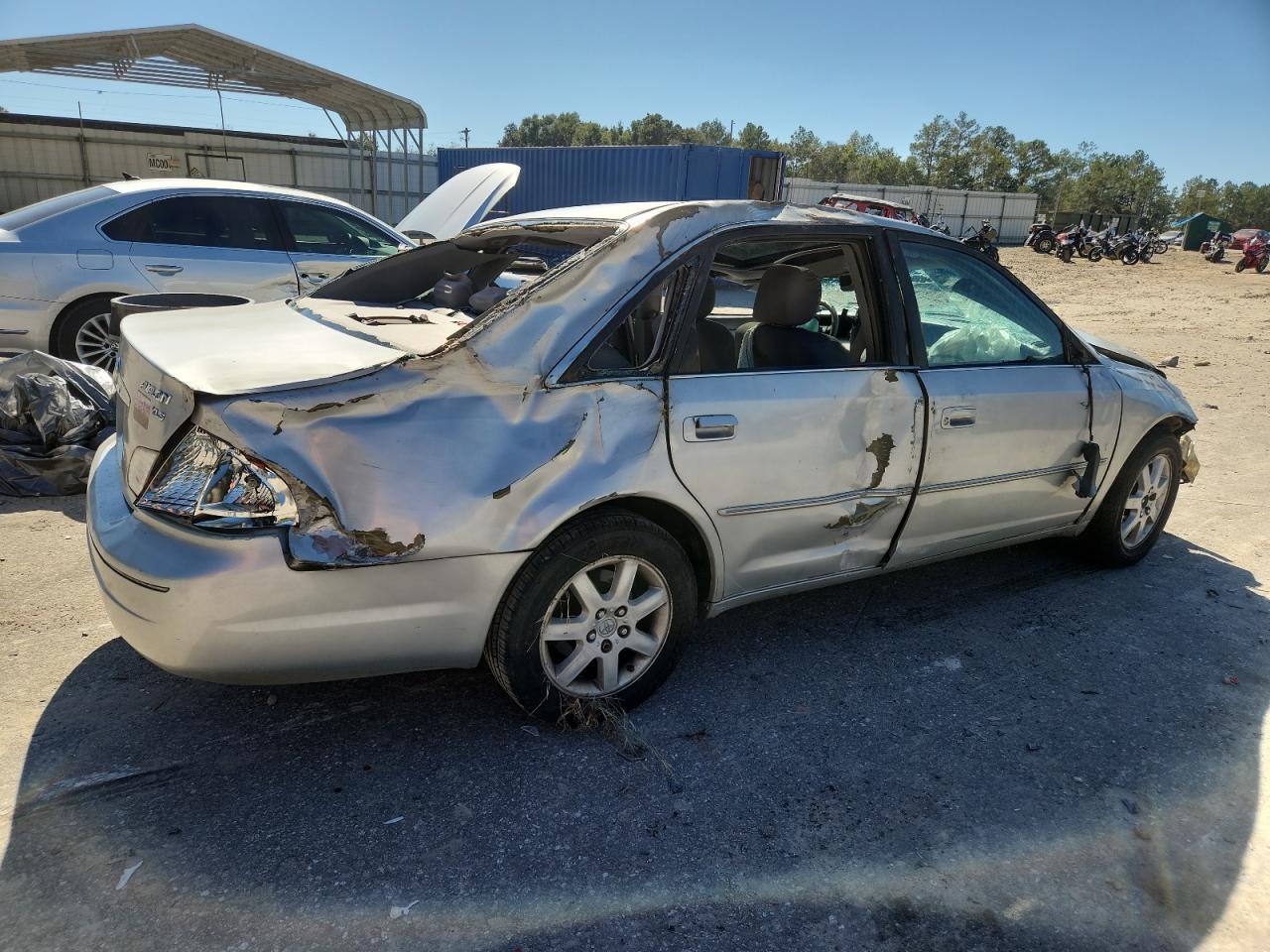 2001 TOYOTA Avalon