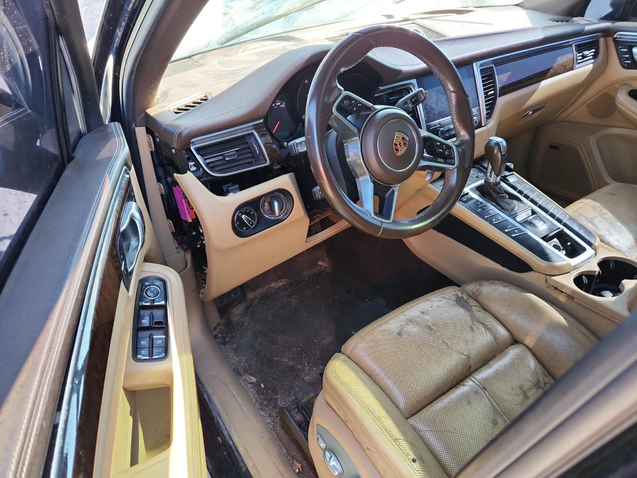 2018 PORSCHE Macan