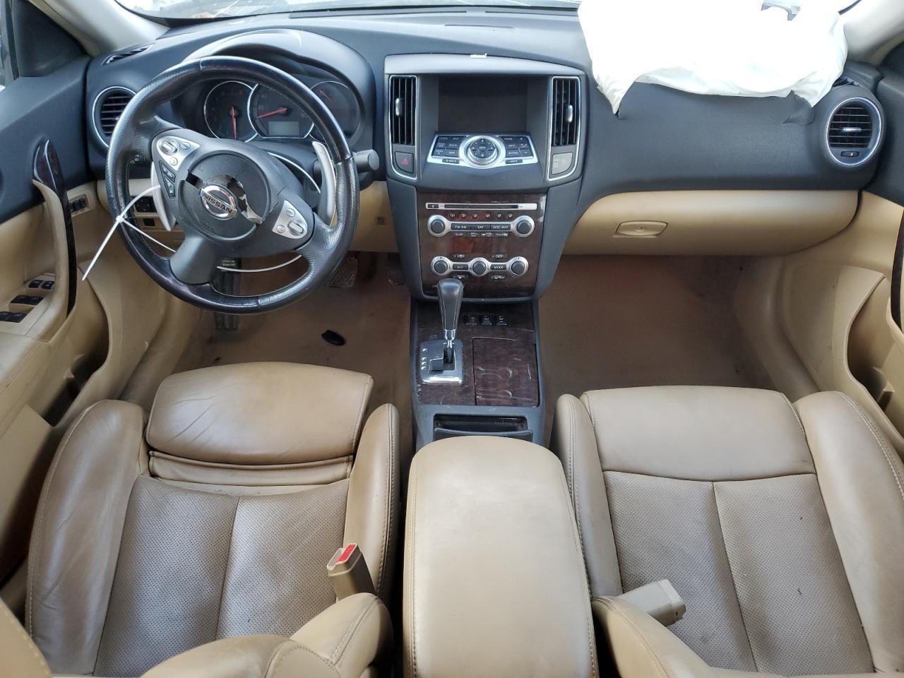 2011 NISSAN Maxima